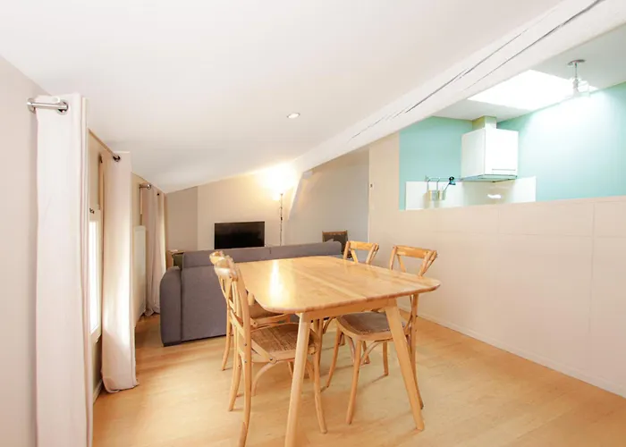 Appartement T2 De Luxe Face Au Jardin Public
