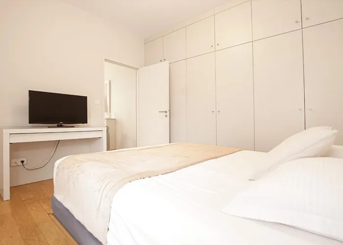 Appartement T2 De Luxe Face Au Jardin Public